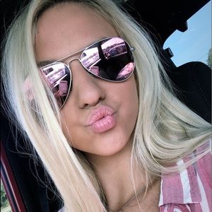 Meet your Posher, Kenidee